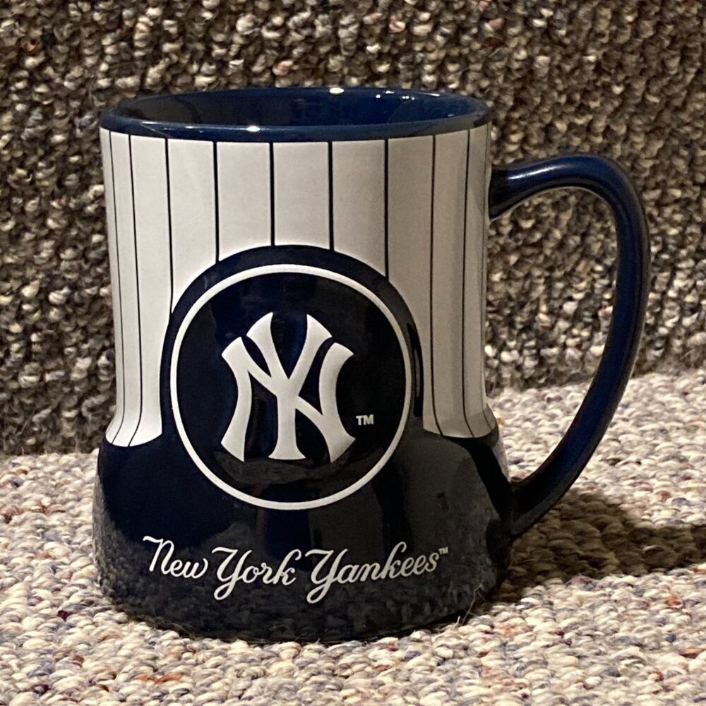 New York Yankees 2013 Game Time Pinstripes Mug Boelter 16 oz